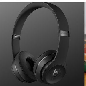 Matte Black Wireless Beats Solo